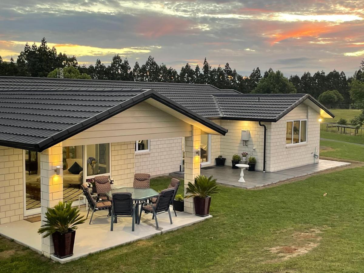 Veld View Bed And Breakfast Tuakau Exterior photo